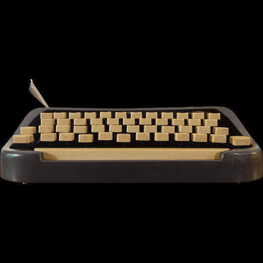 Image of Royal Royalite Typewriter.
Available from universaltypewritercompany.in