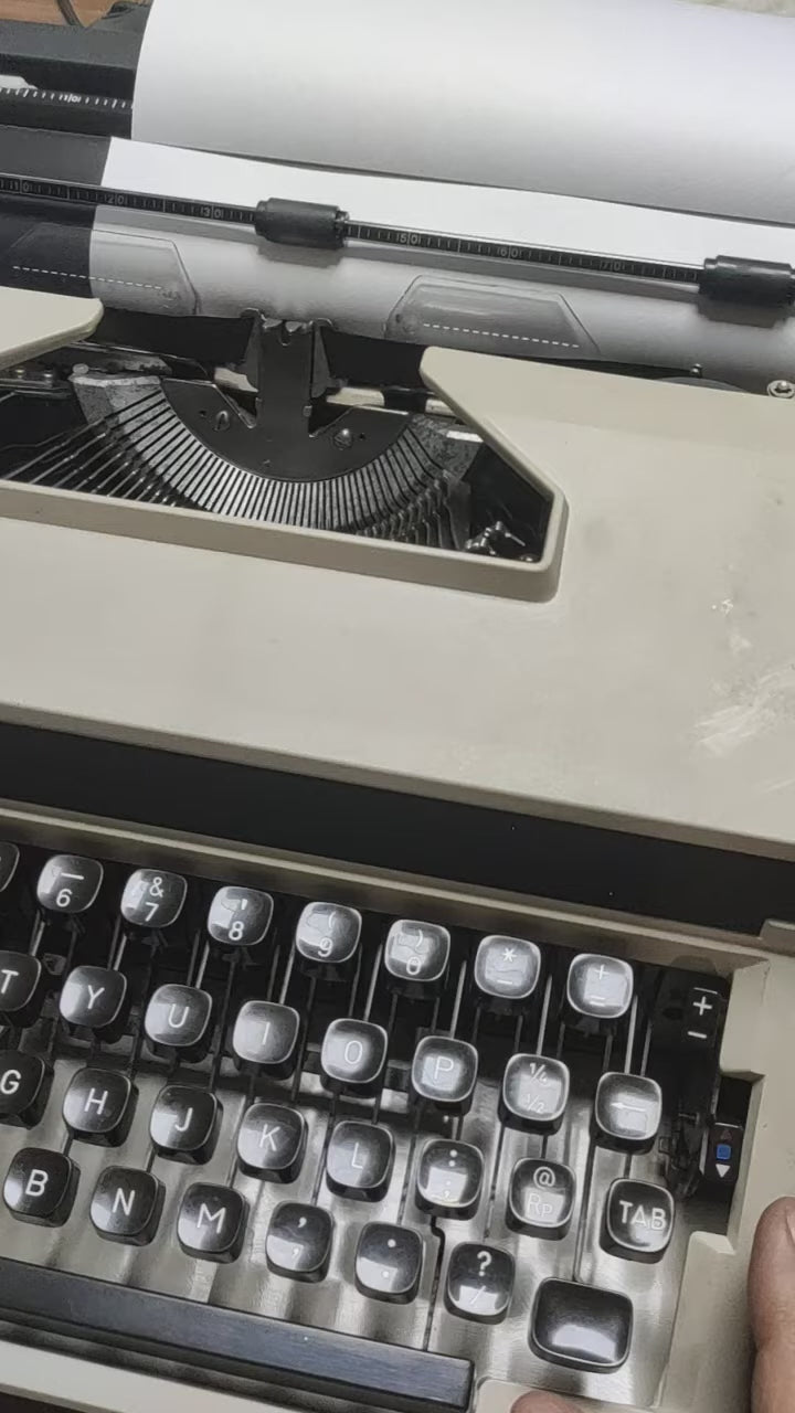 Video of Royal Express 12 Typewriter. Available from universaltypewritercompany.in