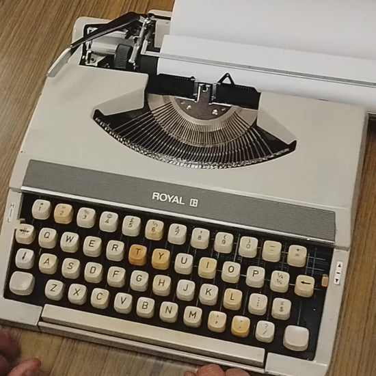 Video of Royal 200 Typewriter from universaltypewritercompany.in