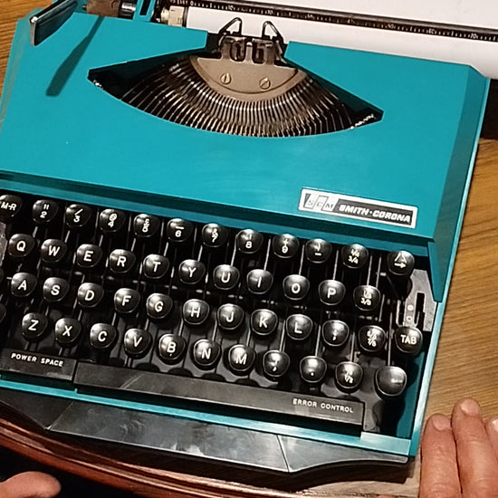 Typing Video of Smith Corona SCM Typewriter from universaltypewritercompany.in