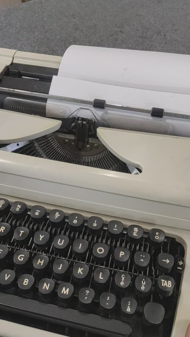Video of Russian Brand Portable Typewriter. Available from universaltypewritercompany.in