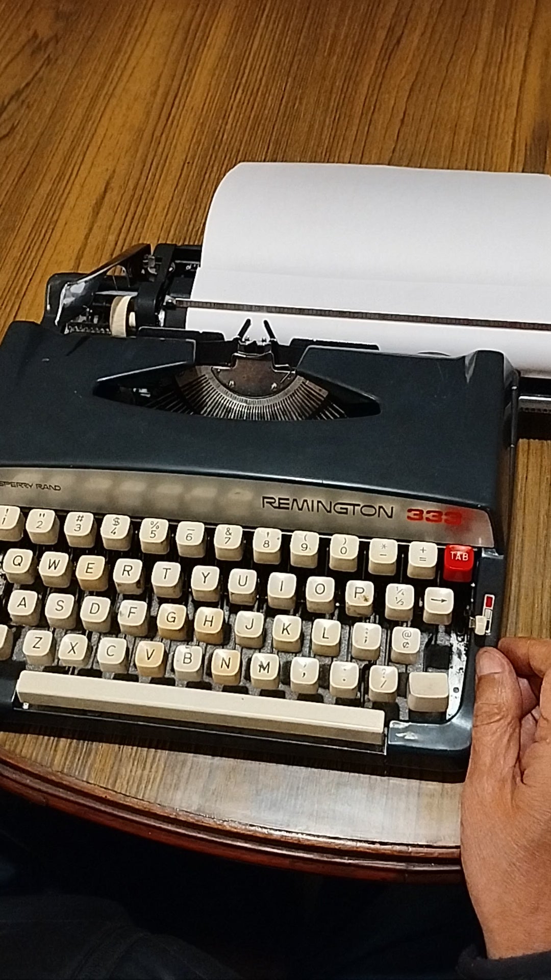 Video of Remington 333 Sperry Rand Typewriter. Available from universaltypewritercompany.in