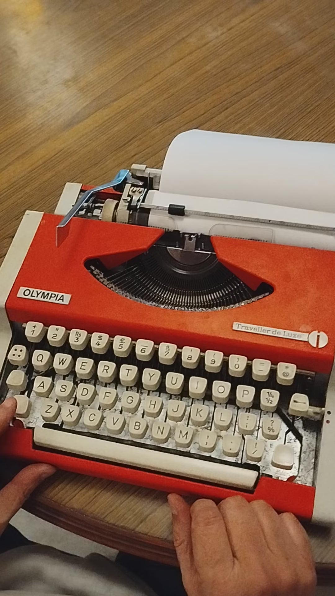 Typing Video of Olympia Traveller de Luxe Typewriter. Available from universaltypewritercompany.in