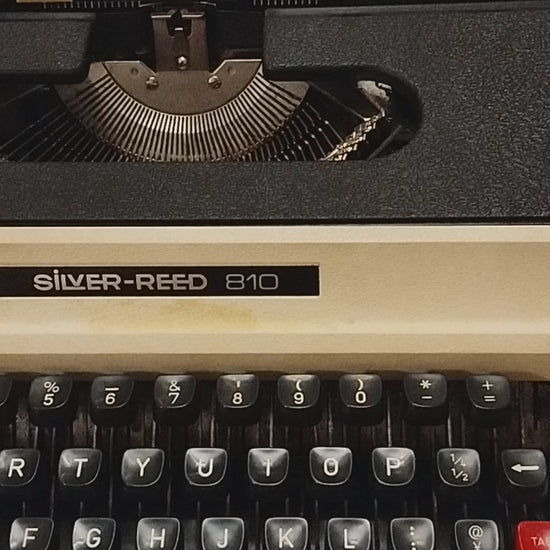 Repeat Spacer Video of Silver Reed 810 Typewriter. Available from universaltypewritercompany.in.
