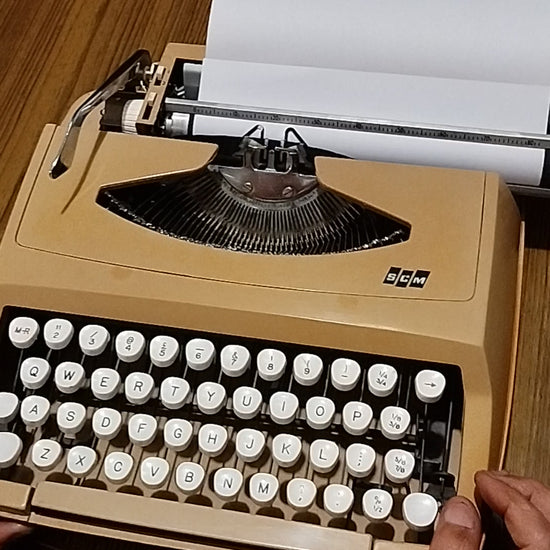 Video of Smith Corona SCM Typewriter from universaltypewritercompany.in