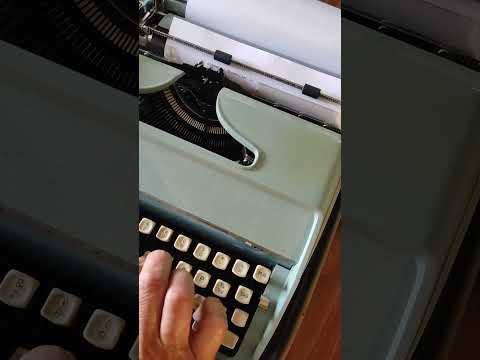 Typing Demonstration of Remington Monarch Fleetwing Typewriter. Available from universaltypewritercompany.in