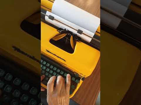 Typing Demonstration Video of Remington Super-Riter Typewriter. Available from universaltypewritercompany.in