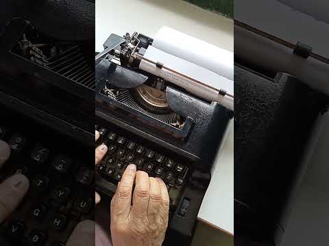 Typing Demonstration Video of Remington 20 Typewriter. Available from universaltypewritercompany.in