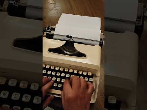 Typing Demonstration Video of Remington Ten Forty Sperry Rand Typewriter. Available at universaltypewritercompany.in