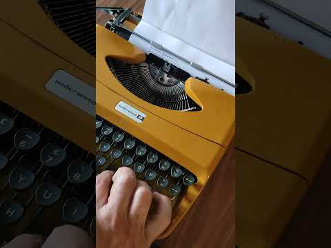 Typing Demonstration Video of Underwood 18 Typewriter. Available from universaltypewritercompany.in